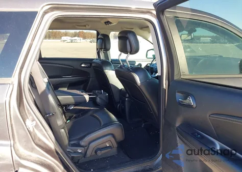 2018 Dodge Journey Crossroad z USA, uszkodzony, nr VIN 3C4PDCGB8JT209034